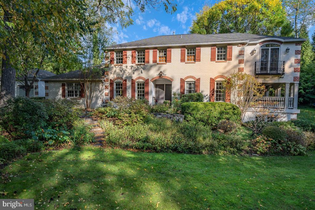 318 Chamounix Rd