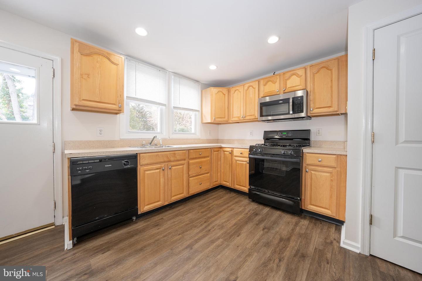 1204 County Line Rd