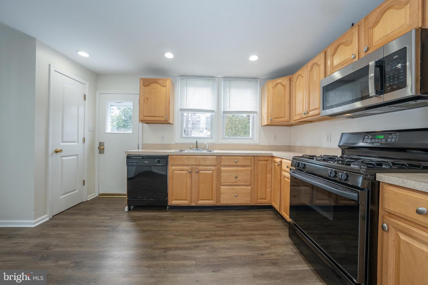 1204 County Line Rd