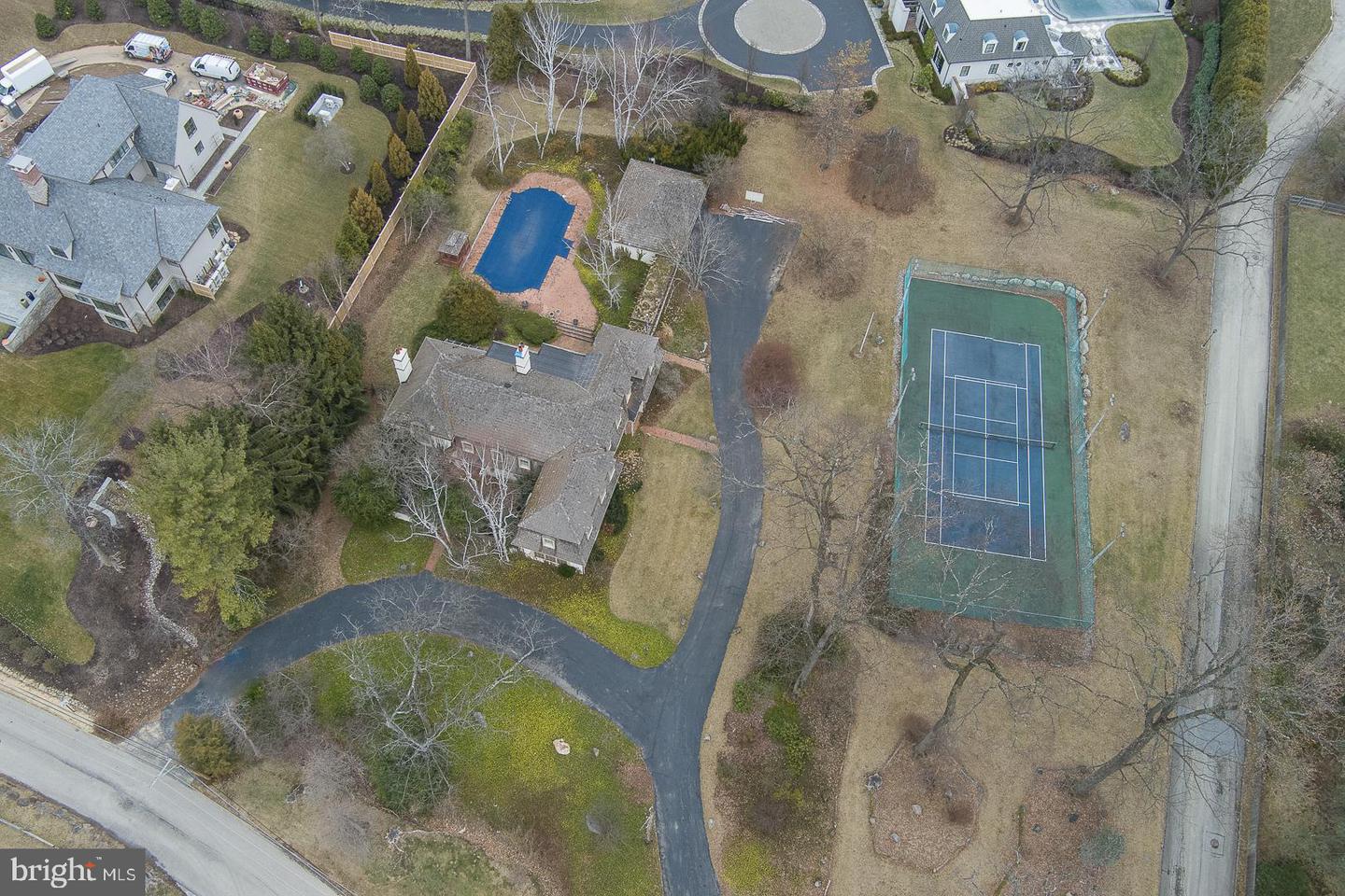 180 Abrahams Ln