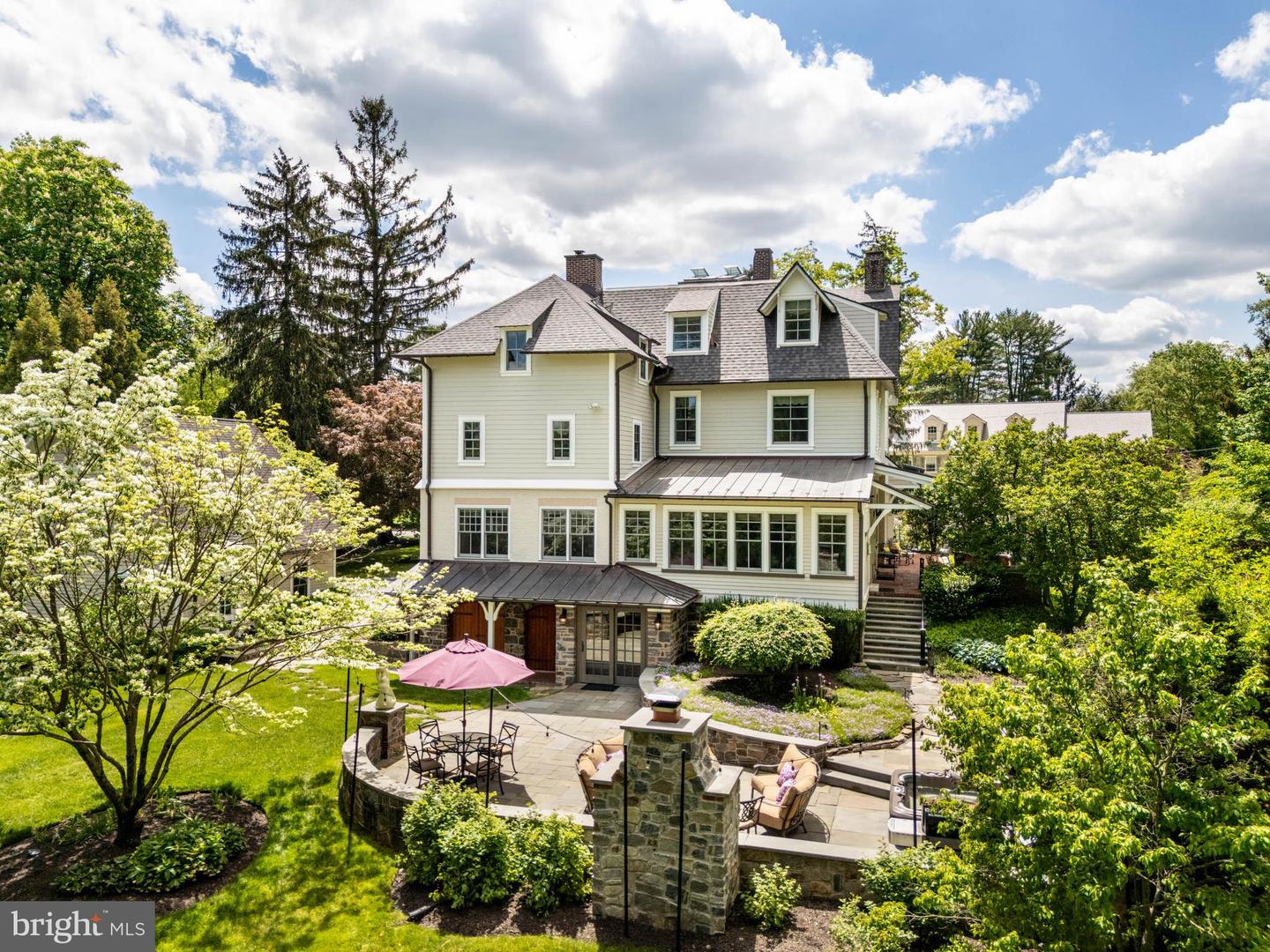 505 Montgomery Ln