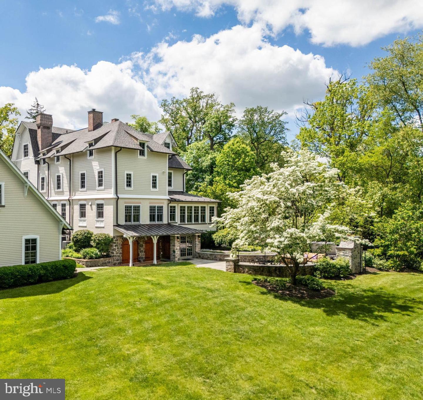 505 Montgomery Ln