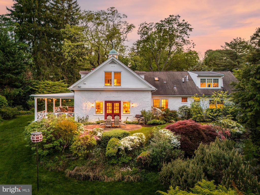 7 Spring Mill Ln