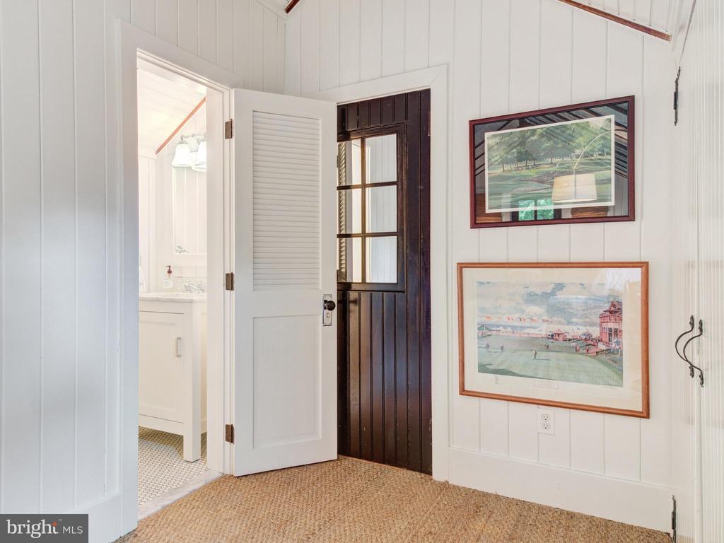7 Spring Mill Ln