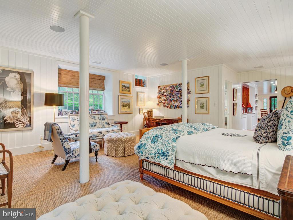 7 Spring Mill Ln