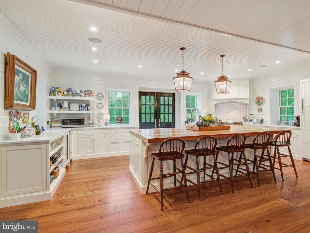 7 Spring Mill Ln