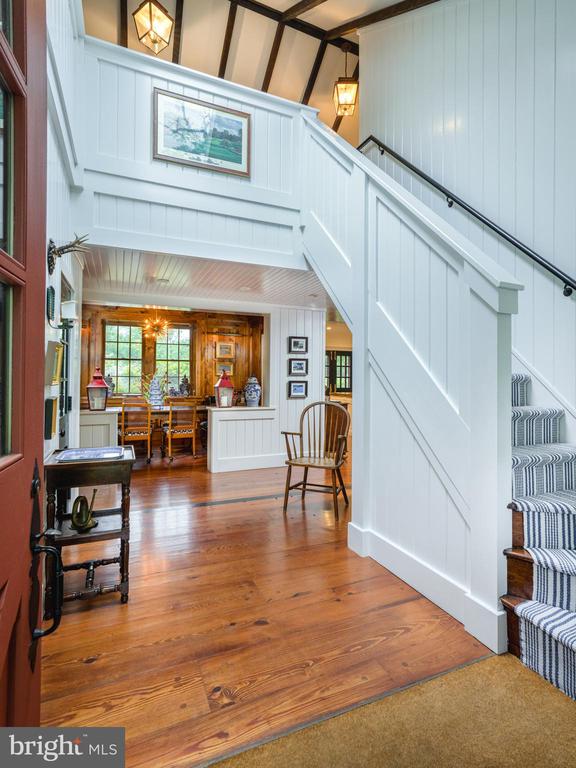 7 Spring Mill Ln