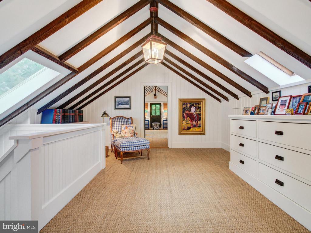 7 Spring Mill Ln