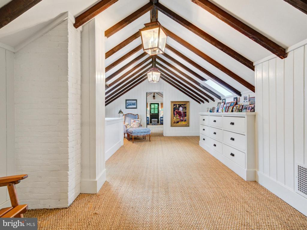 7 Spring Mill Ln