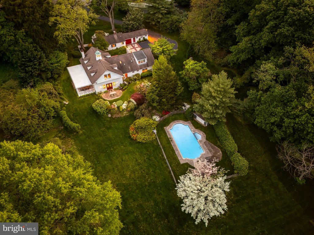 7 Spring Mill Ln