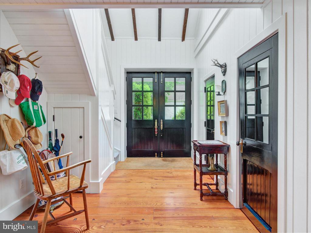 7 Spring Mill Ln