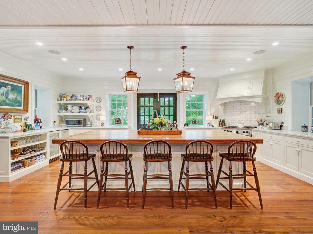 7 Spring Mill Ln