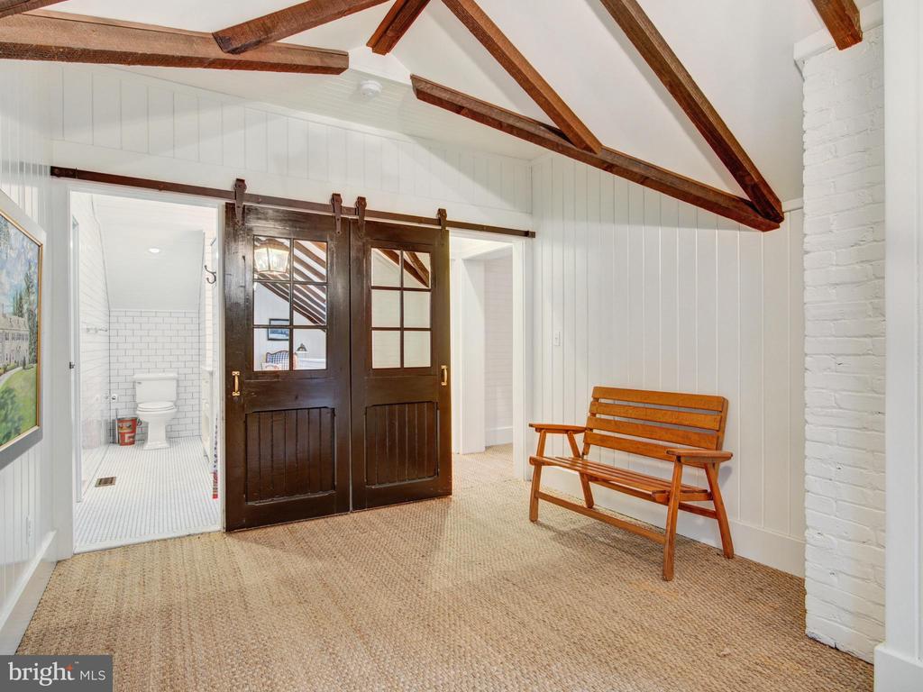 7 Spring Mill Ln