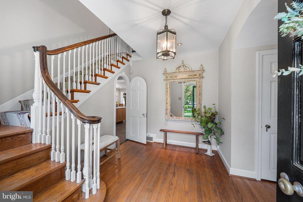 2 FAIRVIEW DRIVE