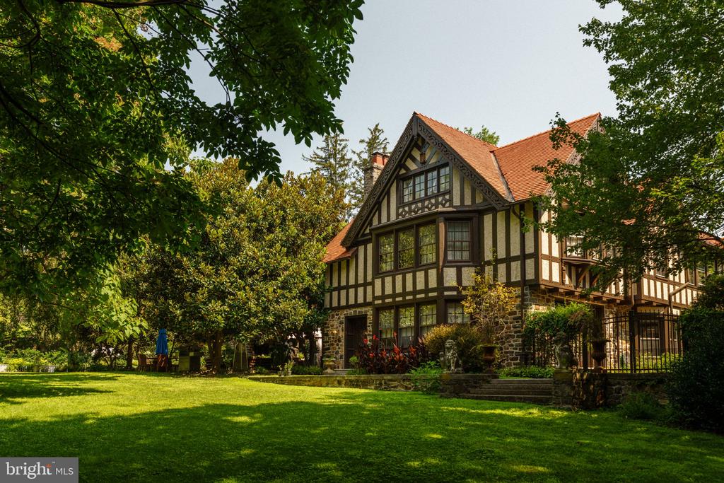 408 BARBARA LANE