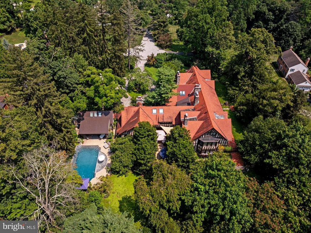 408 BARBARA LANE