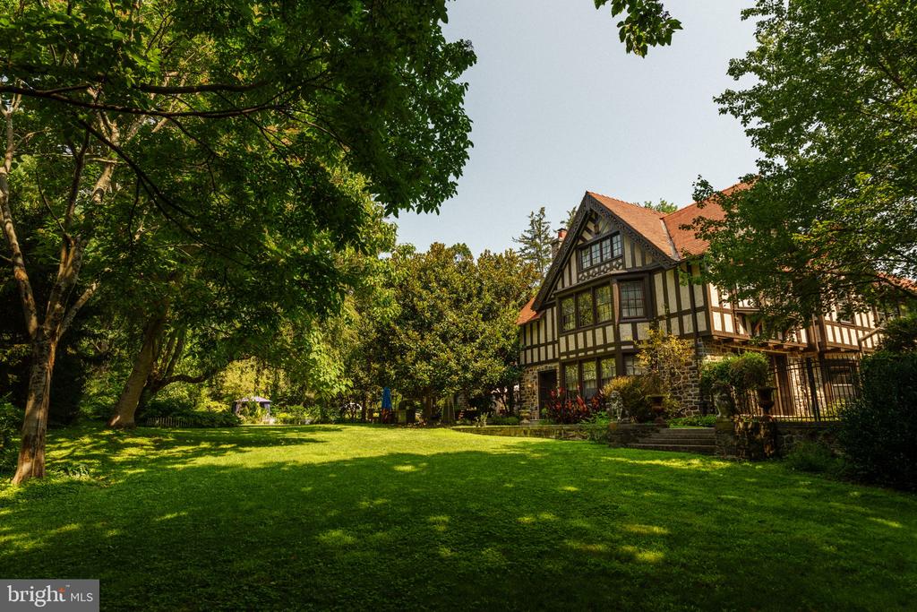 408 BARBARA LANE