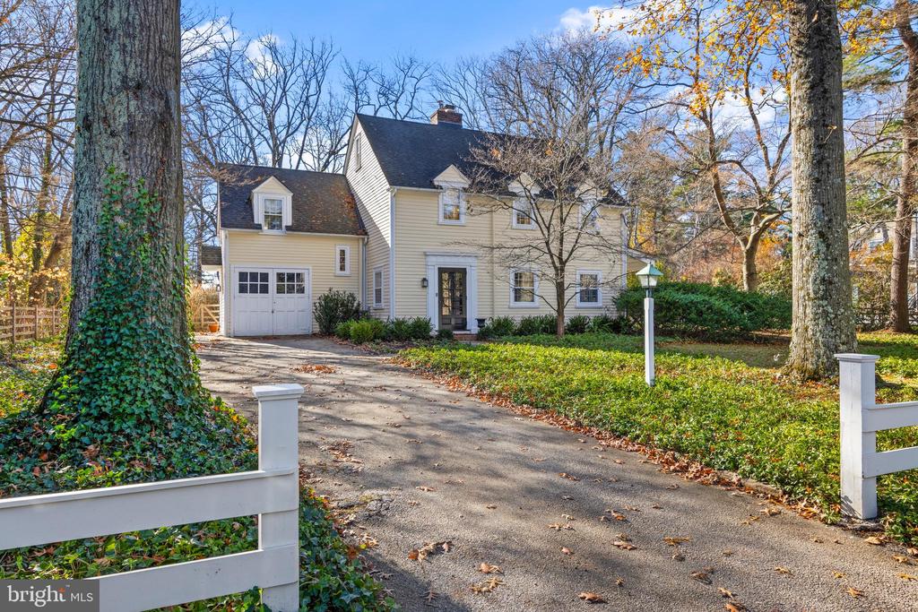 34 ALDWYN LANE