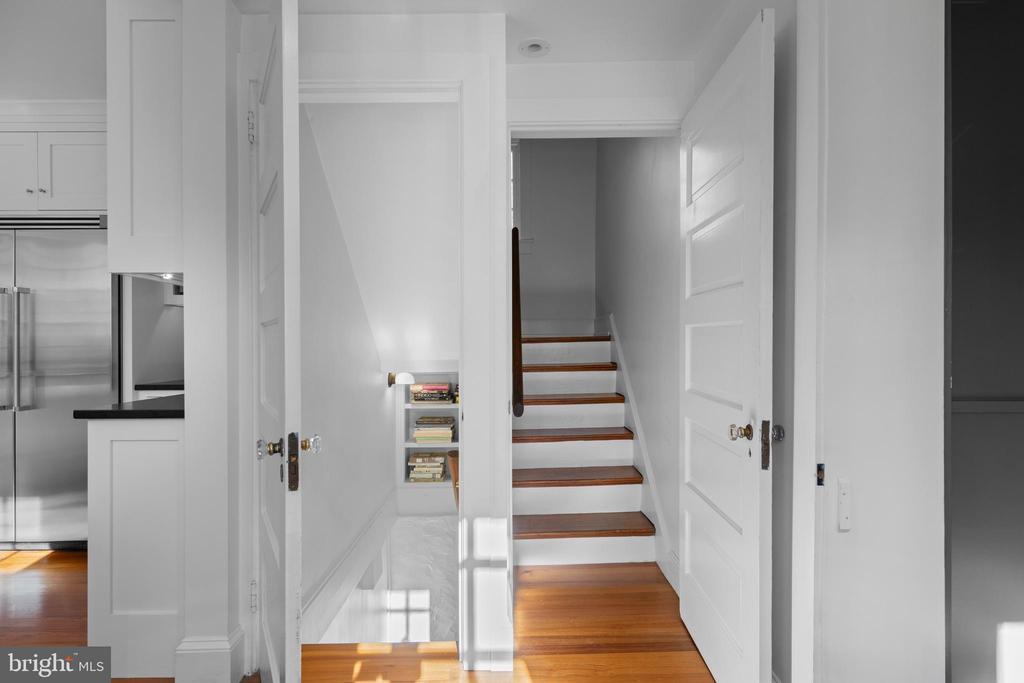 34 ALDWYN LANE