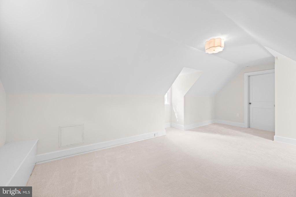 847 LESLEY ROAD