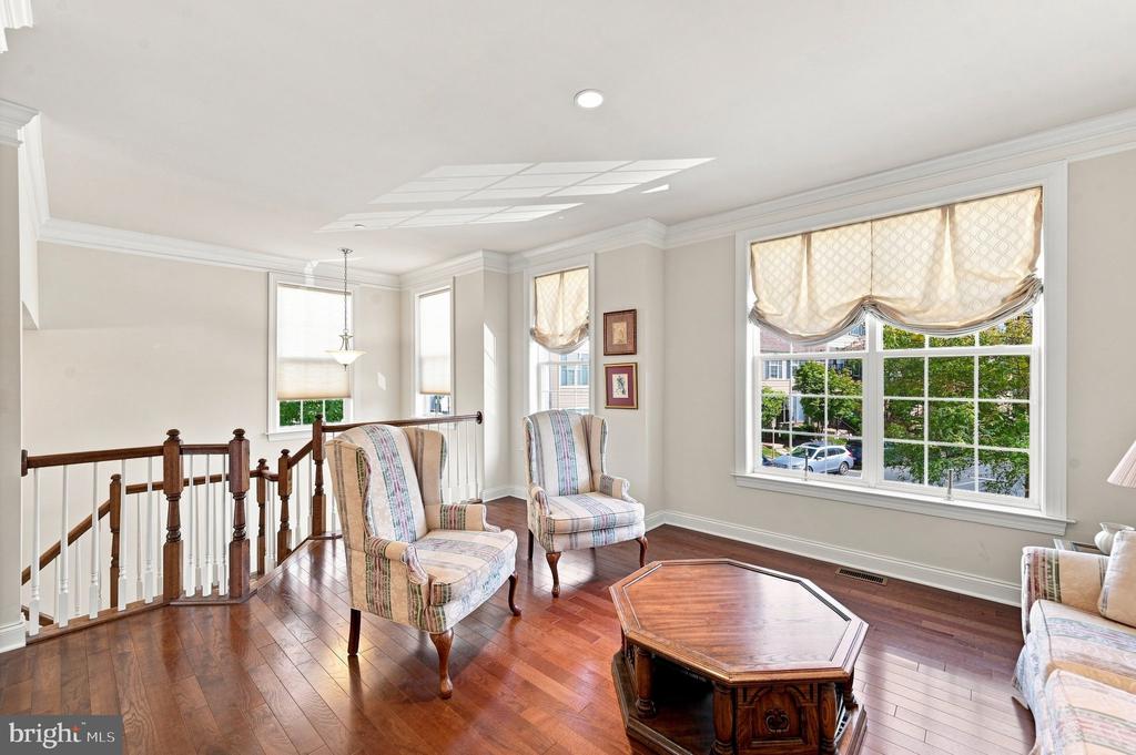 121 CORVUS CIRCLE