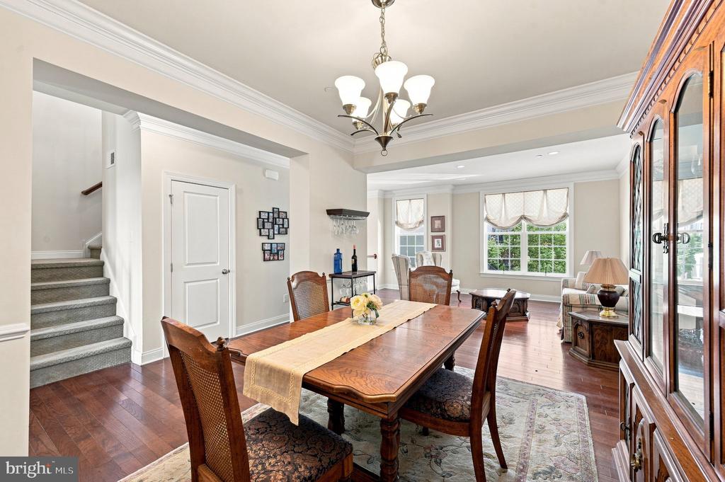 121 CORVUS CIRCLE