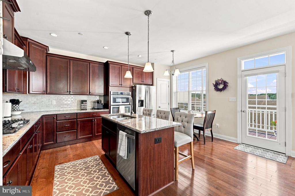 121 CORVUS CIRCLE