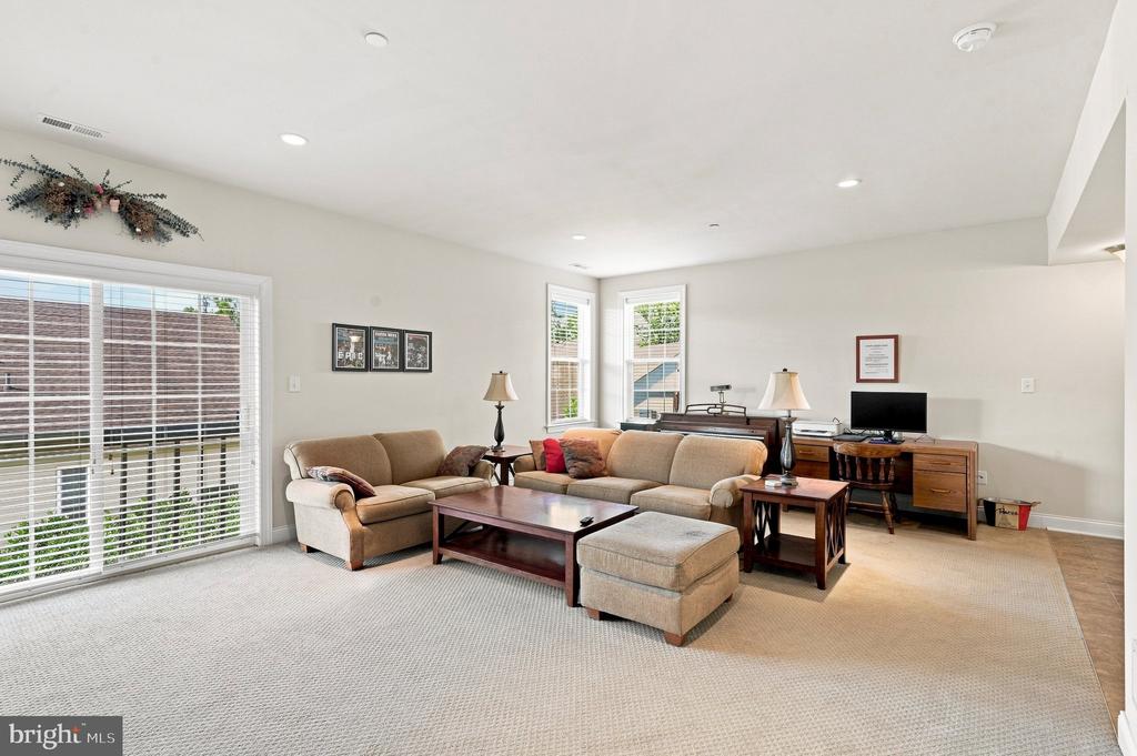 121 CORVUS CIRCLE