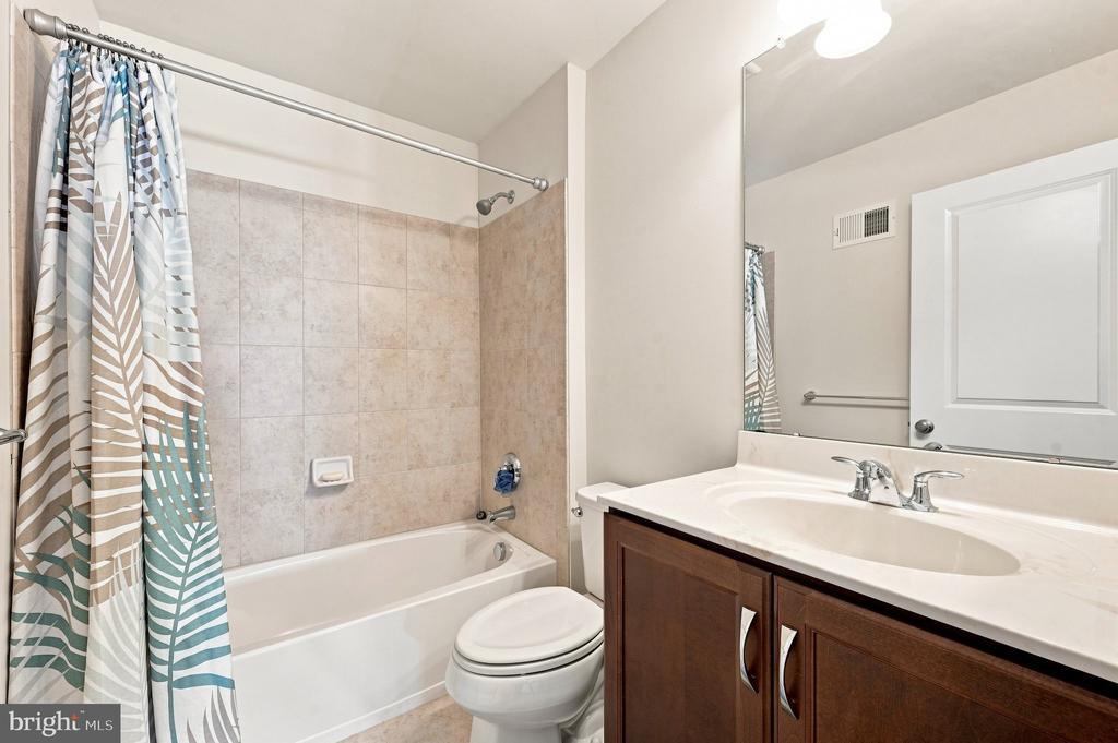 121 CORVUS CIRCLE