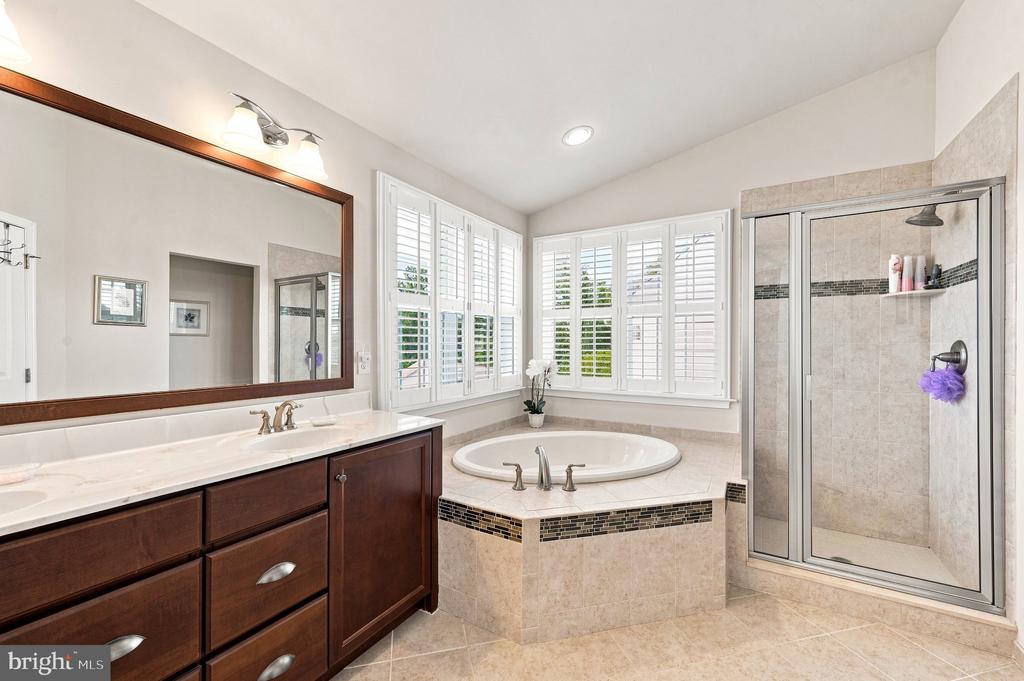 121 CORVUS CIRCLE