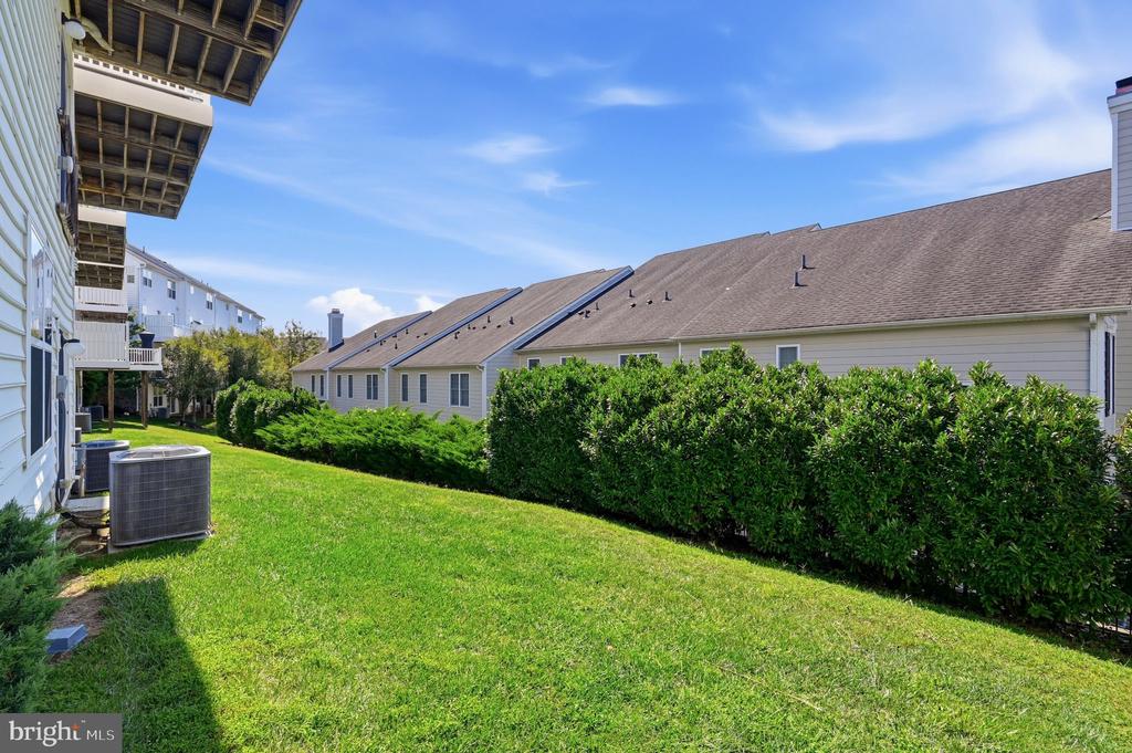 121 CORVUS CIRCLE