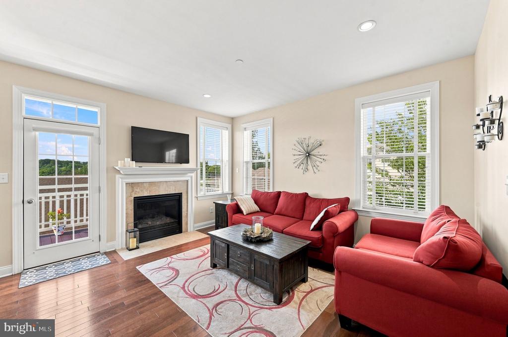 121 CORVUS CIRCLE