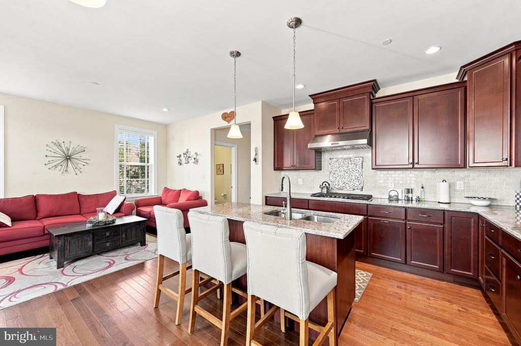 121 CORVUS CIRCLE