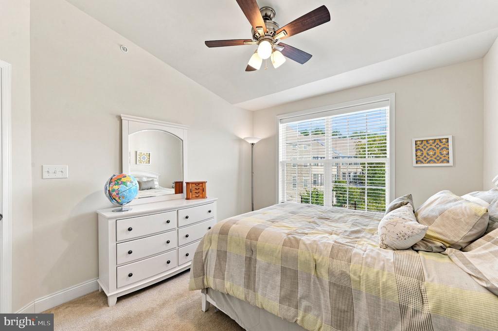 121 CORVUS CIRCLE