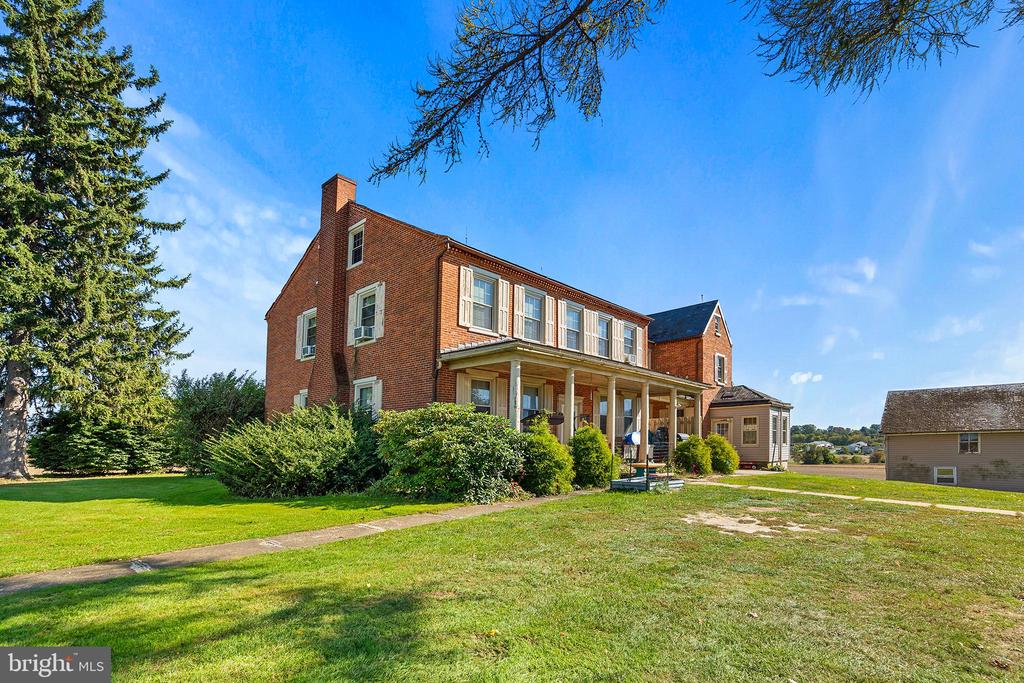 133 Sprecher Rd