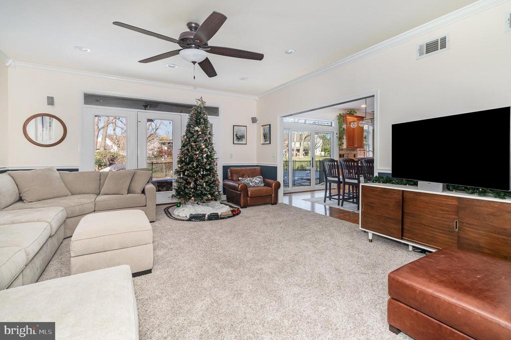 123 GLEBE LANE