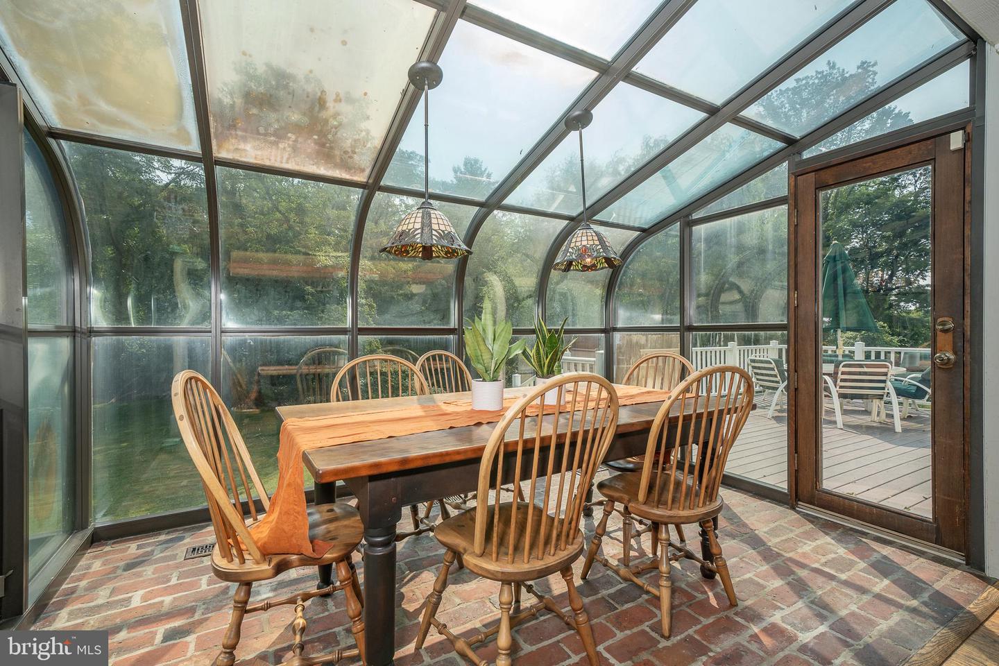 945 LAFAYETTE ROAD