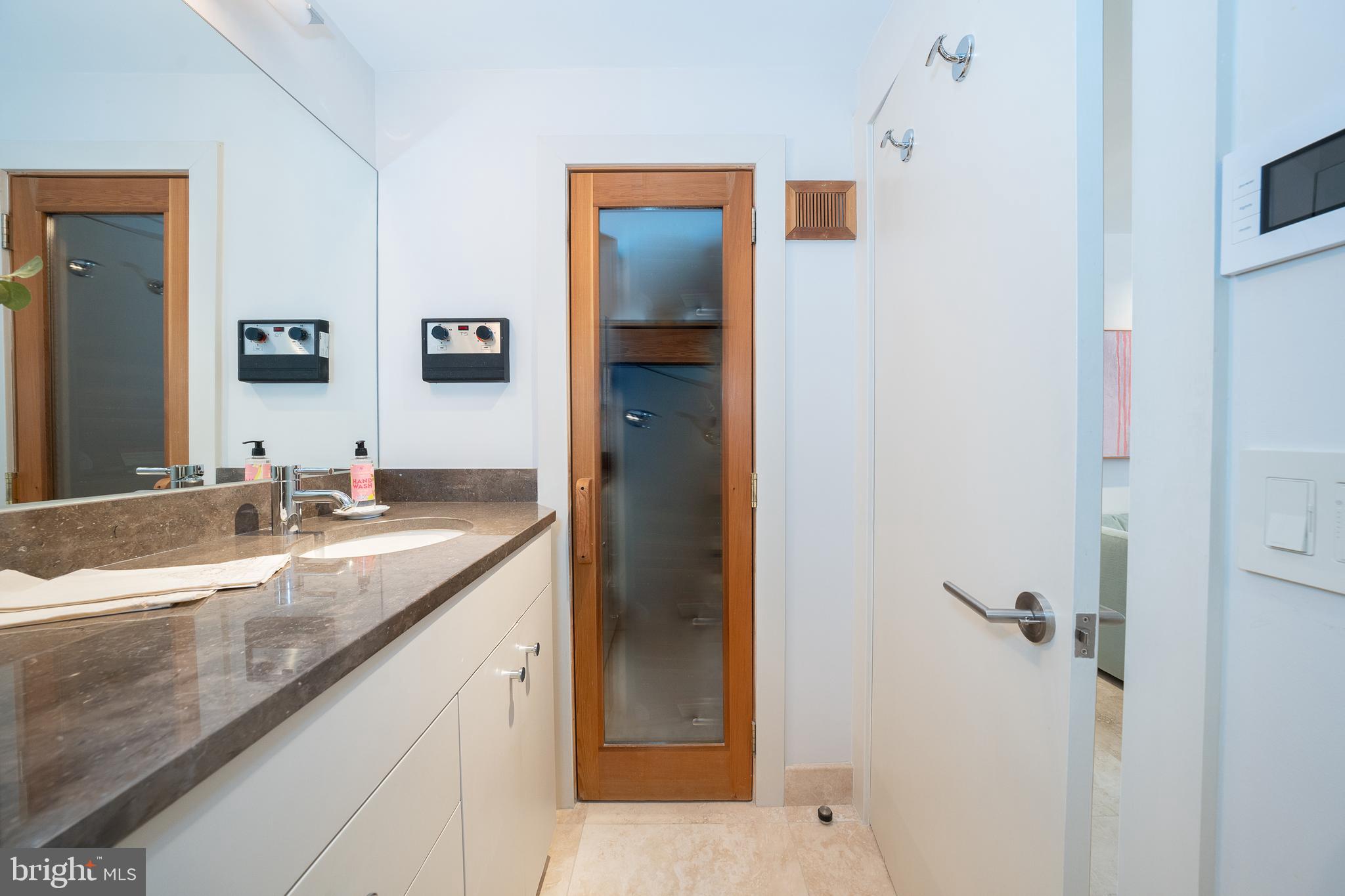 101 CHESWOLD LANE Unit: 3-B