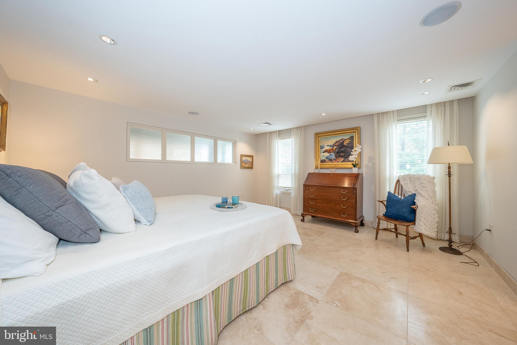 101 CHESWOLD LANE Unit: 3-B