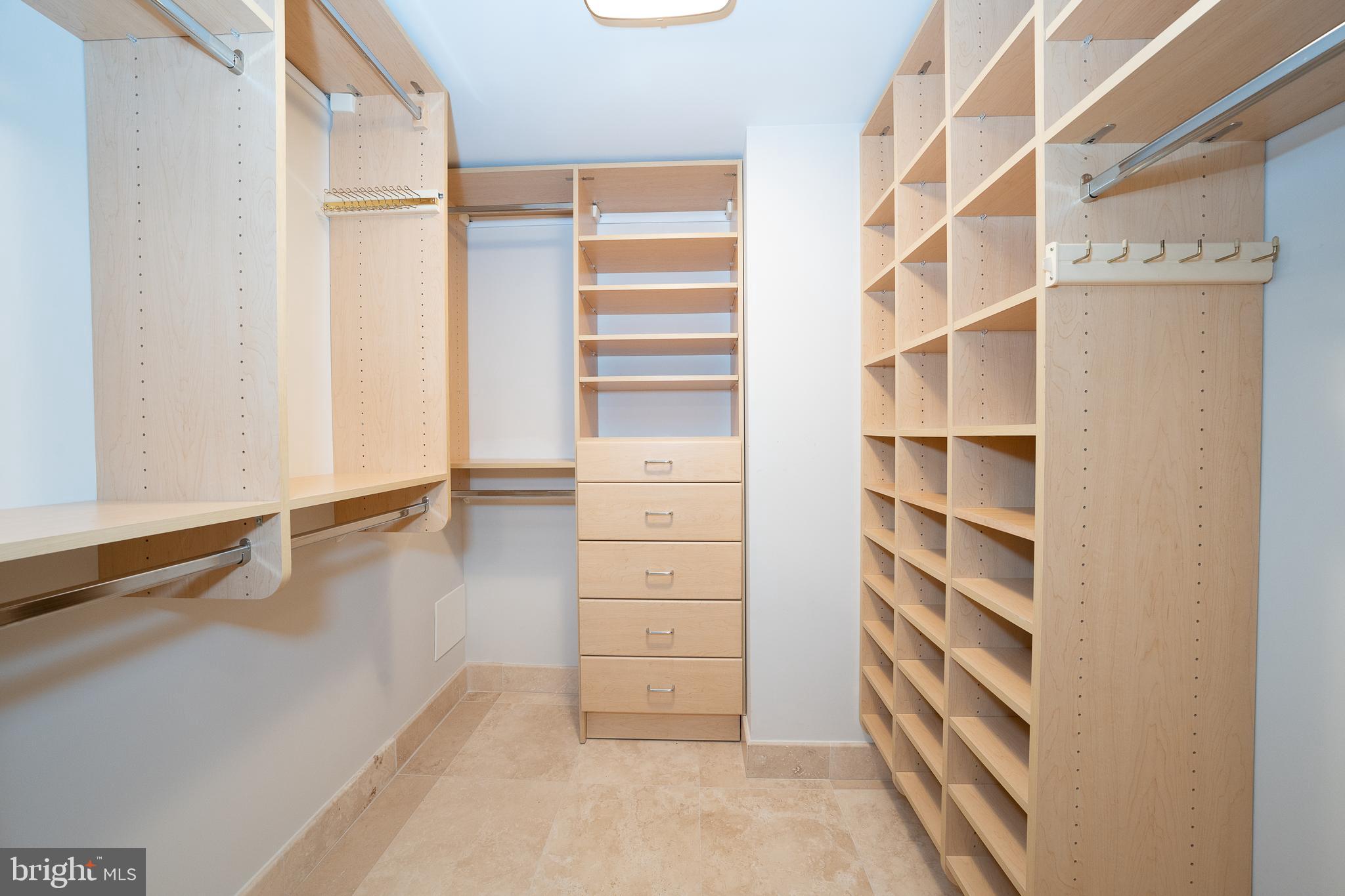 101 CHESWOLD LANE Unit: 3-B