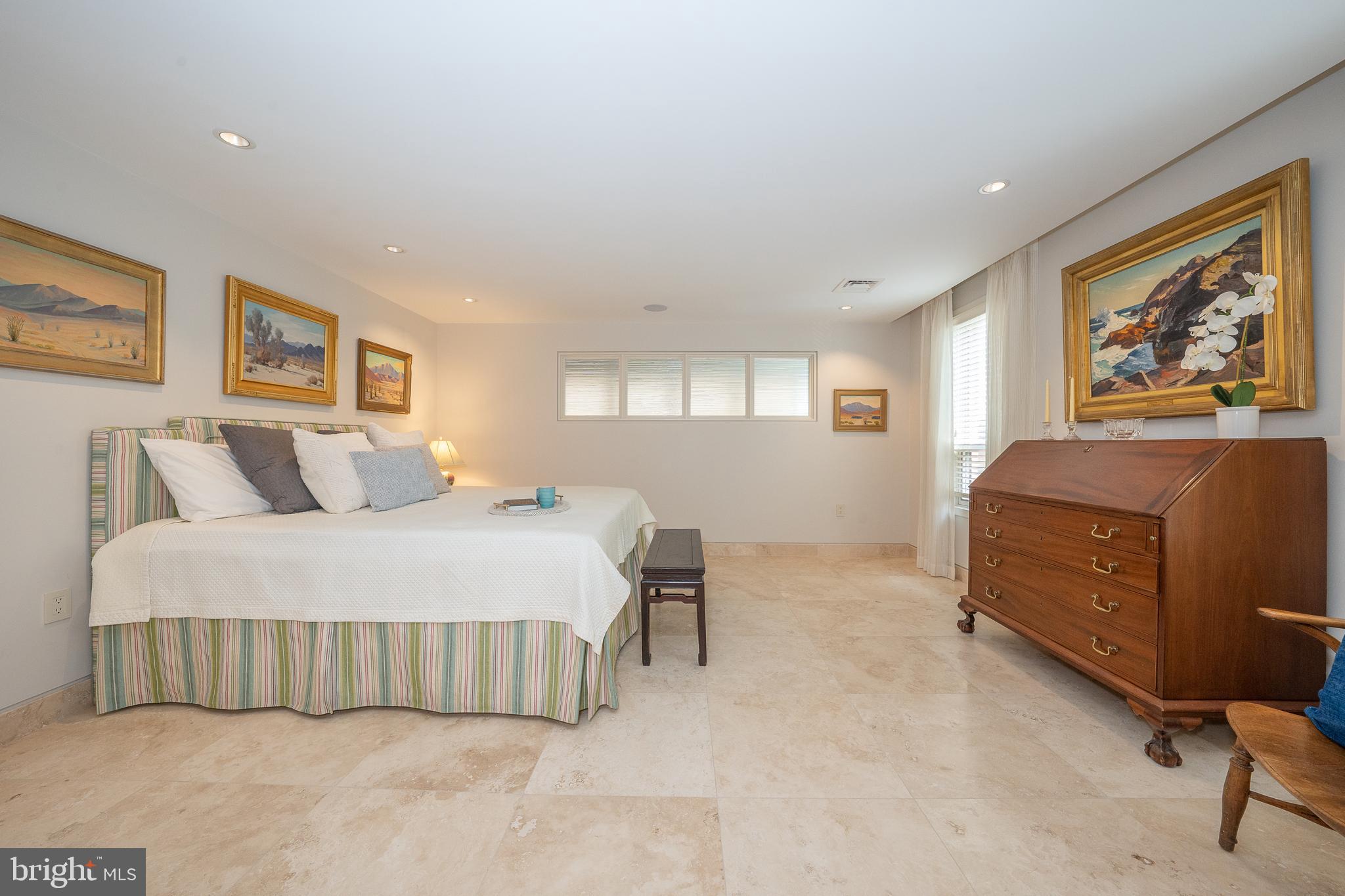 101 CHESWOLD LANE Unit: 3-B