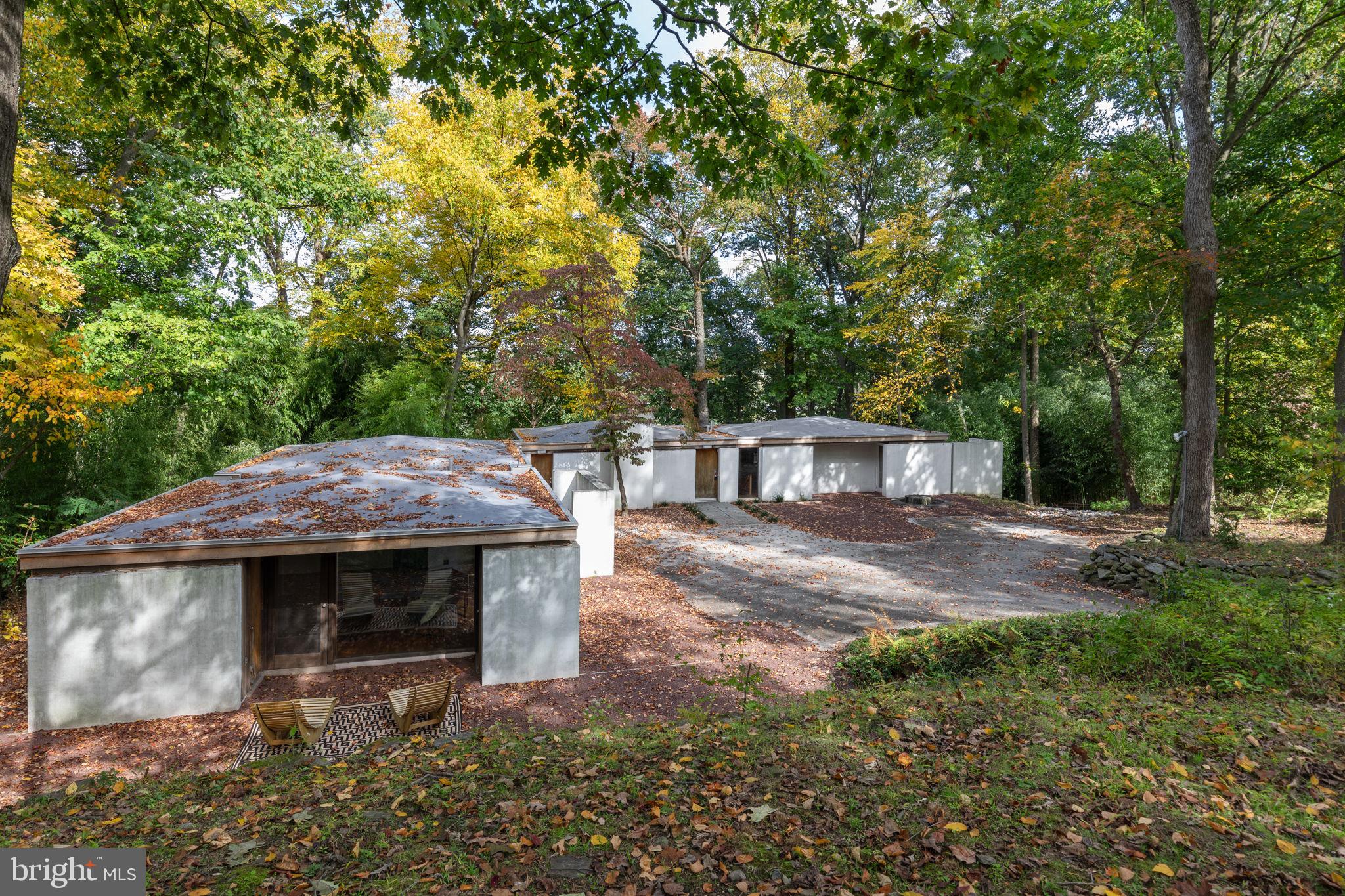 417 Hidden River ROAD