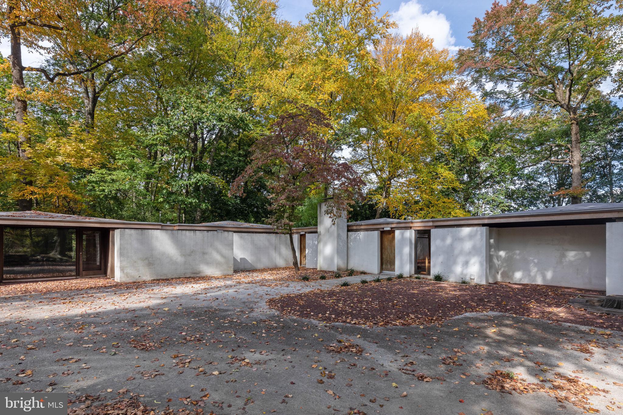417 Hidden River ROAD