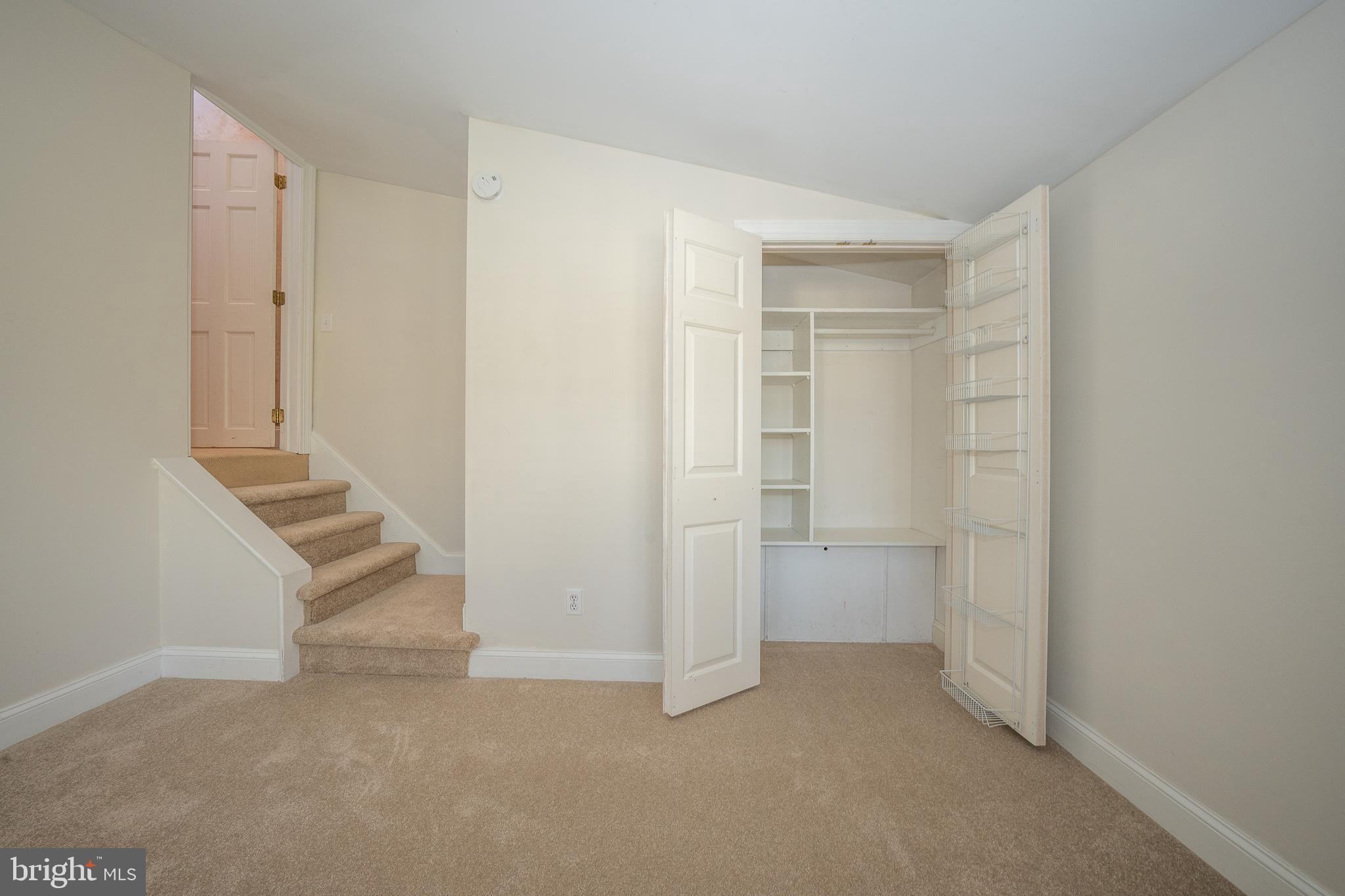 900 Youngsford ROAD