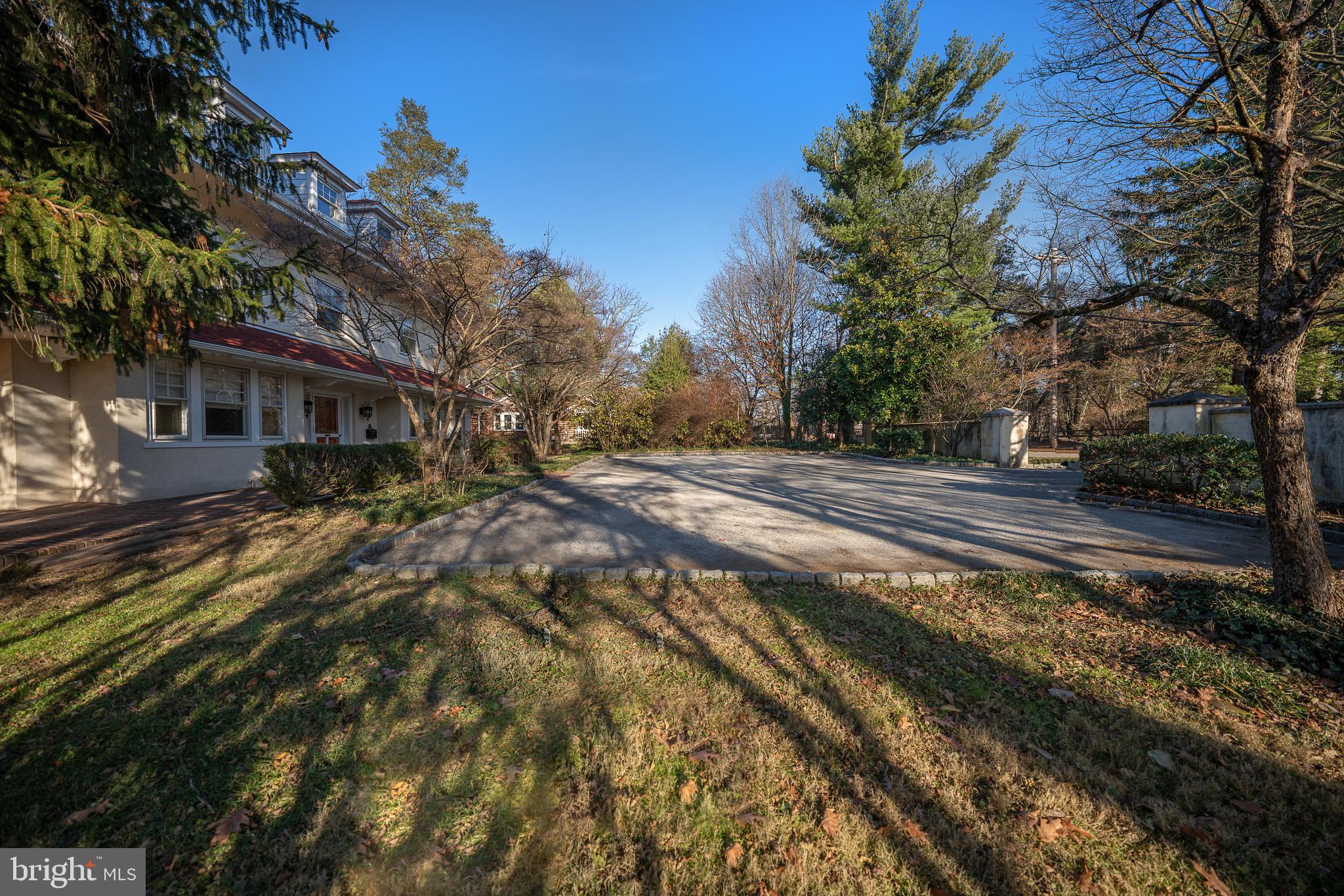 900 Youngsford ROAD