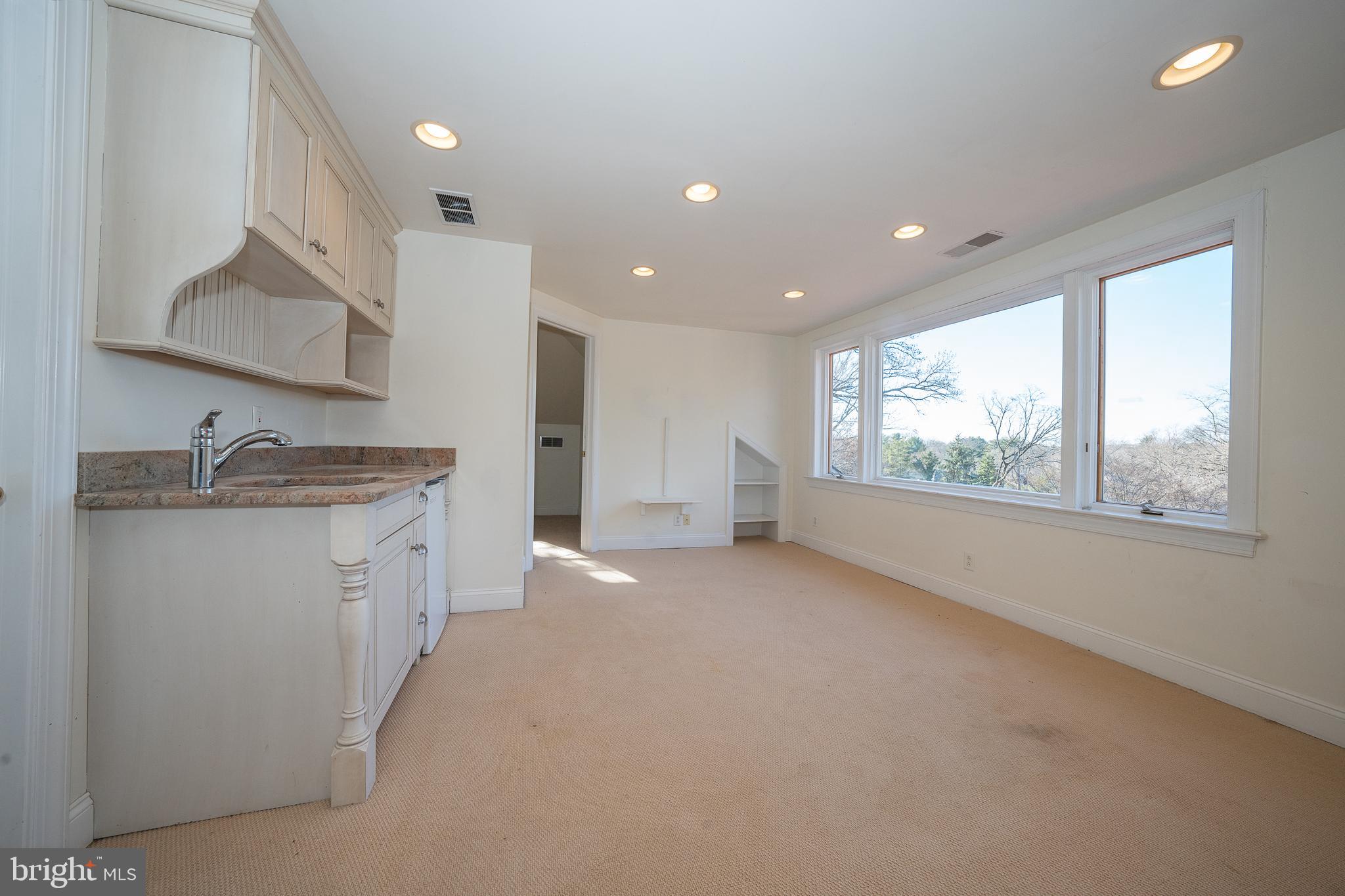 900 Youngsford ROAD