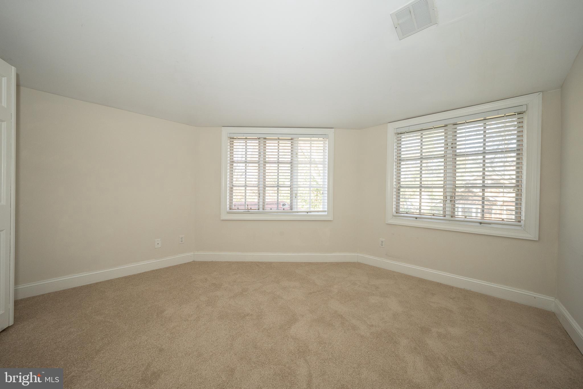 900 Youngsford ROAD