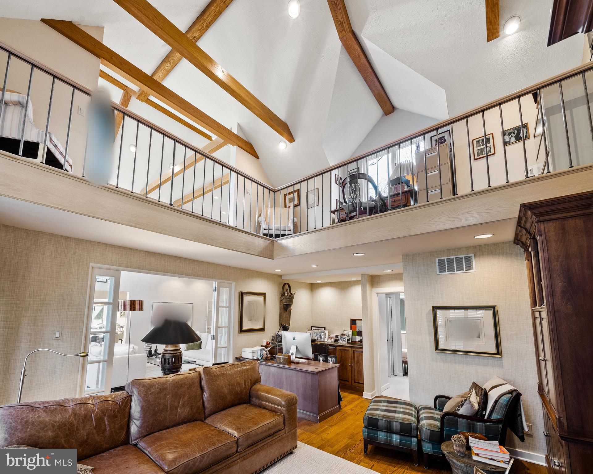 1215 Farview ROAD