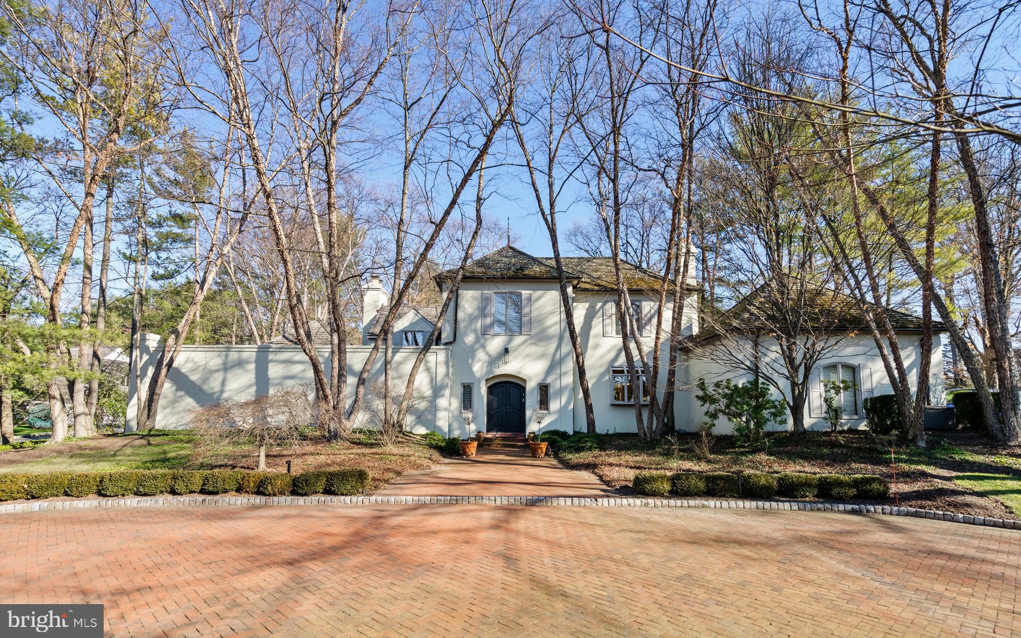 1215 Farview ROAD