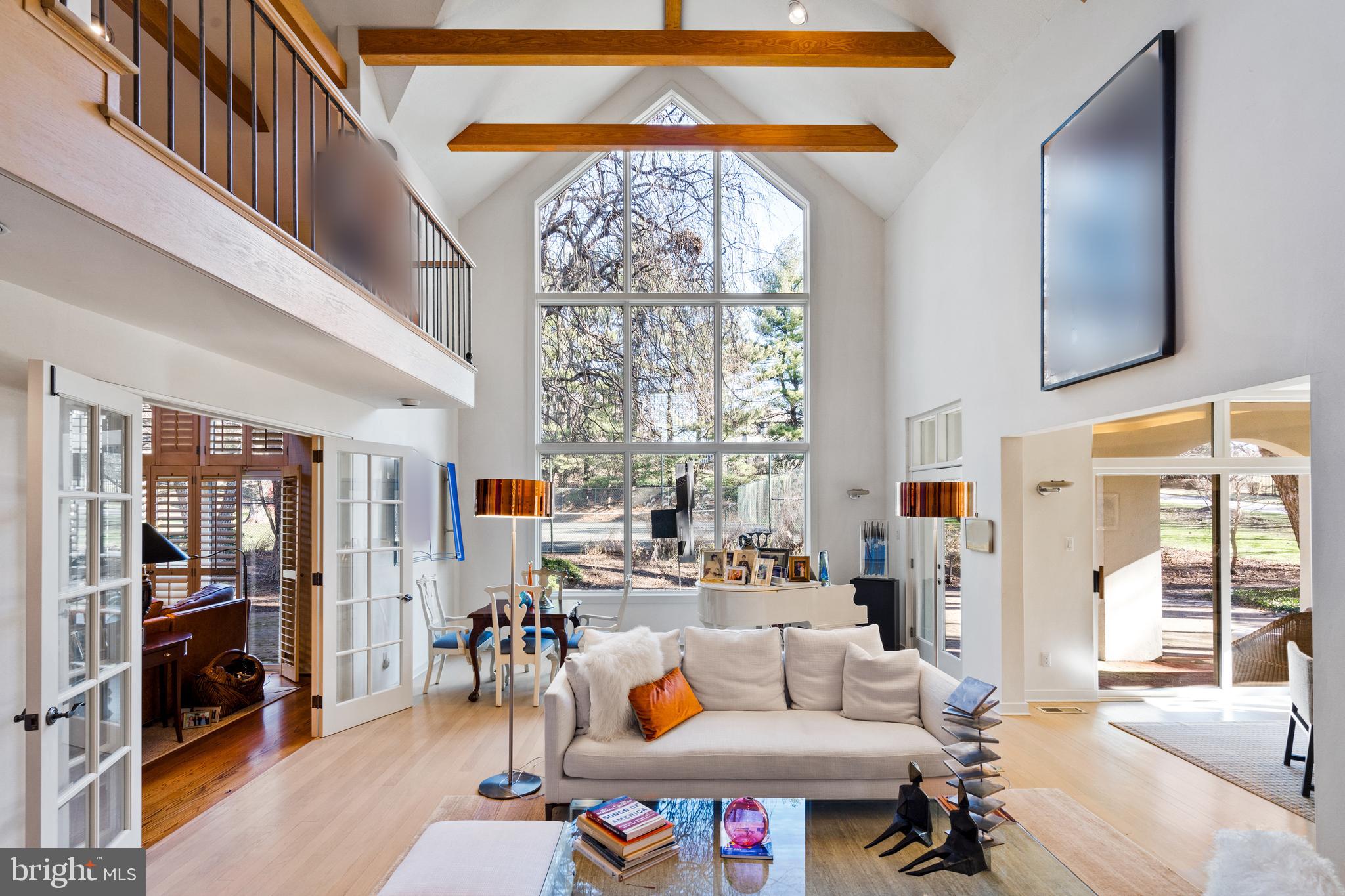 1215 Farview ROAD